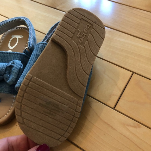 NWT Toddler Chambray Sandals - Picture 3 of 3